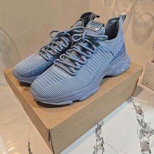 Steve Madden Maxima Sneaker Baby Blue Running Shoe Women's 12